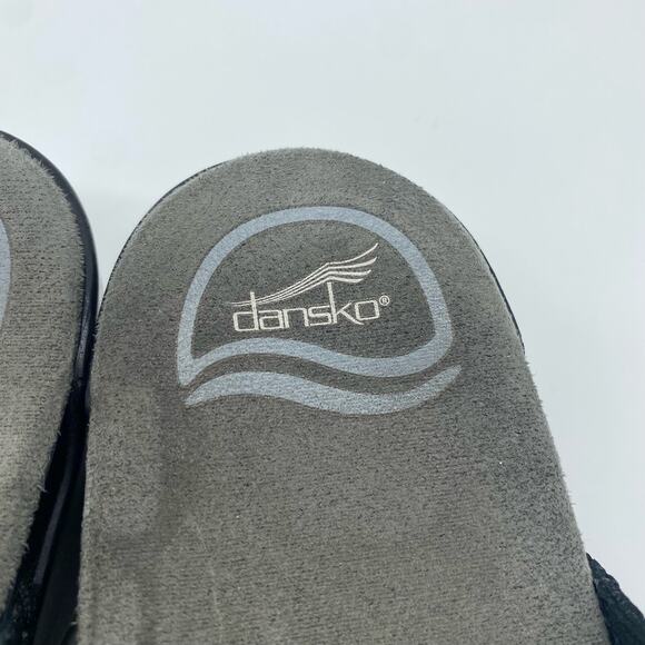 Dansko Women's size 9.5 / 40 Black Animal Print Strappy Buckle Heel Sandals - Picture 10 of 10